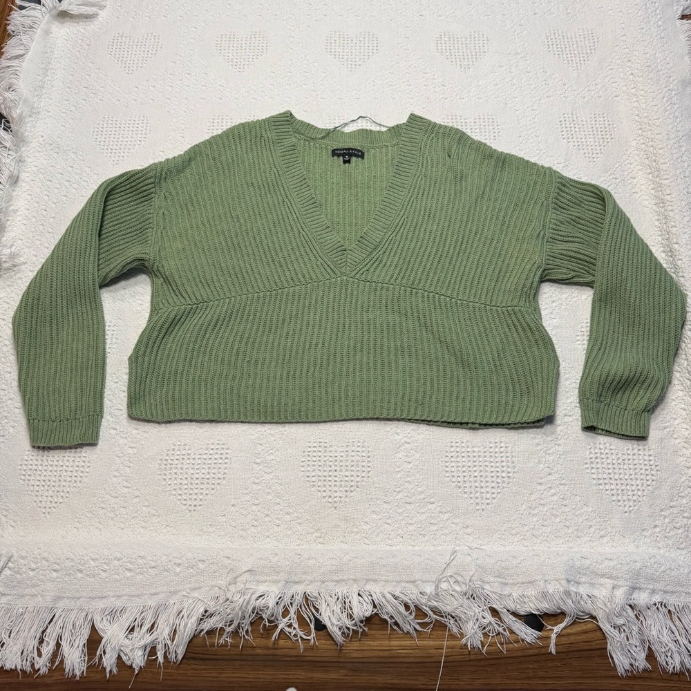 Kendall and Kylie Green V Neck Cropped Knit Sweater (M)